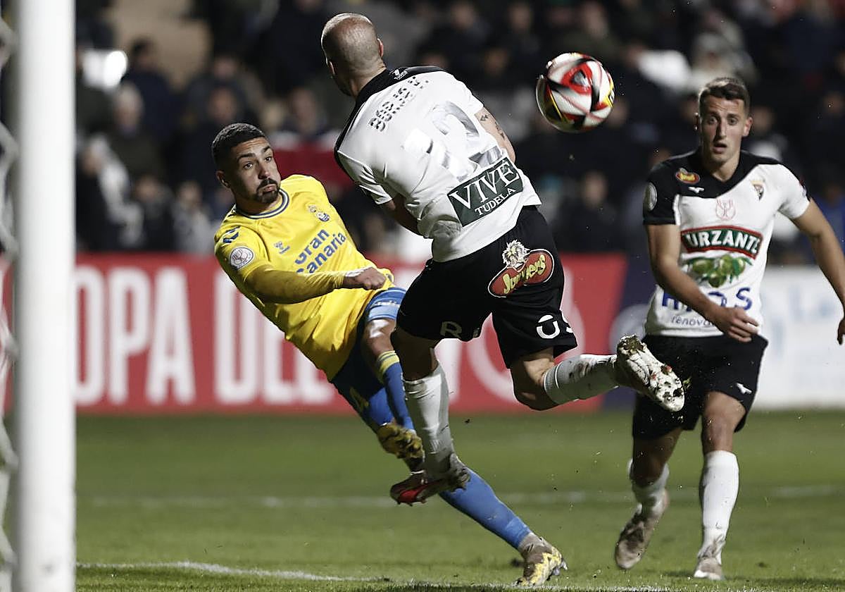 Álex Suárez, en el partido de Copa frente al Tudelano.