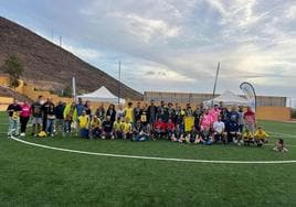 Foto de familia de participantes en una de las actividades.