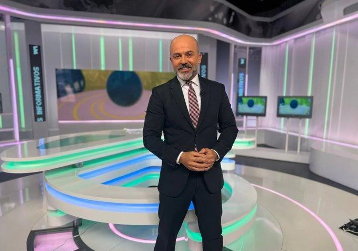 Paco Luis Quintana, presentador de informativos RTVC.