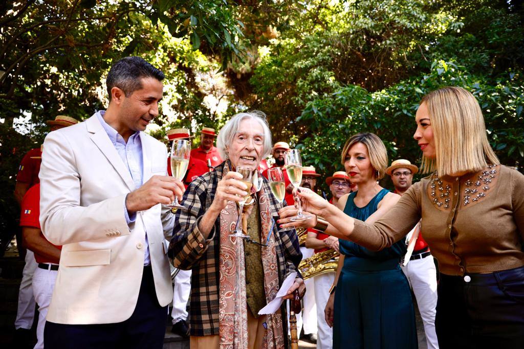 Un brindis por los 90 años de Dámaso