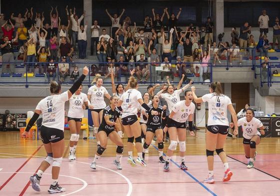 Así celebraron las jugadoras del Heidelberg su victoria de este sábado en el derbi ante el Olímpico.