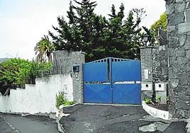 Puerta de acceso al centro de menores inmigrantes en Tafira.