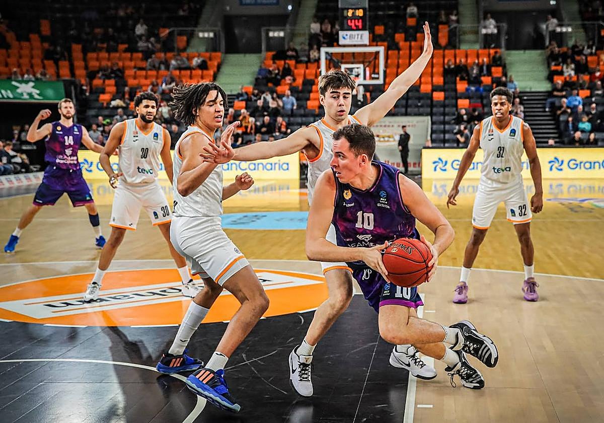 John Shurna, el mejor refuerzo de un Gran Canaria que sigue en el mercado