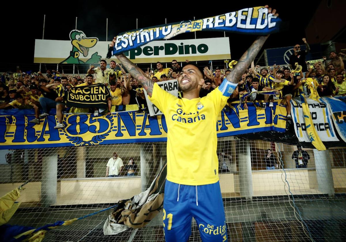 El álbum de Jonathan Viera en la UD