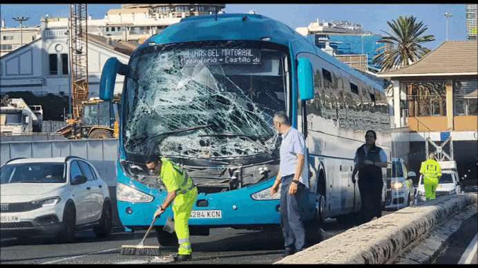 Un motorista fallece en otra jornada de colapso en la capital grancanaria