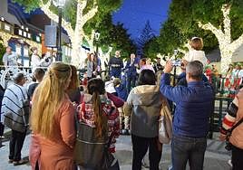 Teodoro Sosa, Julio Mateo y Ana Teresa Mendoza durante la recogida de juguetes