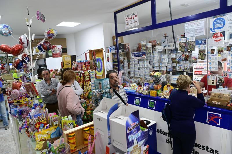 Los canarios buscan la suerte con la lotería de Navidad