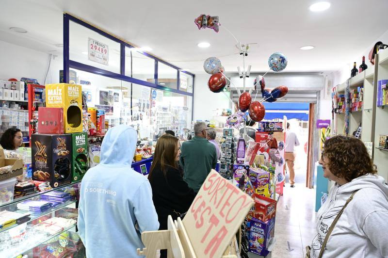 Los canarios buscan la suerte con la lotería de Navidad