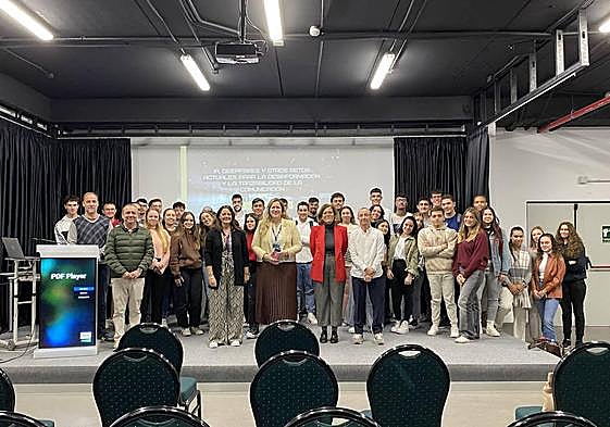 Graciela Padilla alerta de los riesgos de la desinformación por un mal uso de la IA en la Universidad Fernando Pessoa Canarias