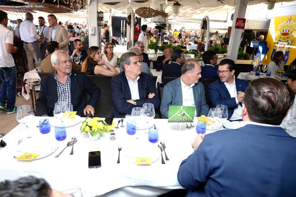 La UD Las Palmas ofrece su tradicional cóctel de Navidad