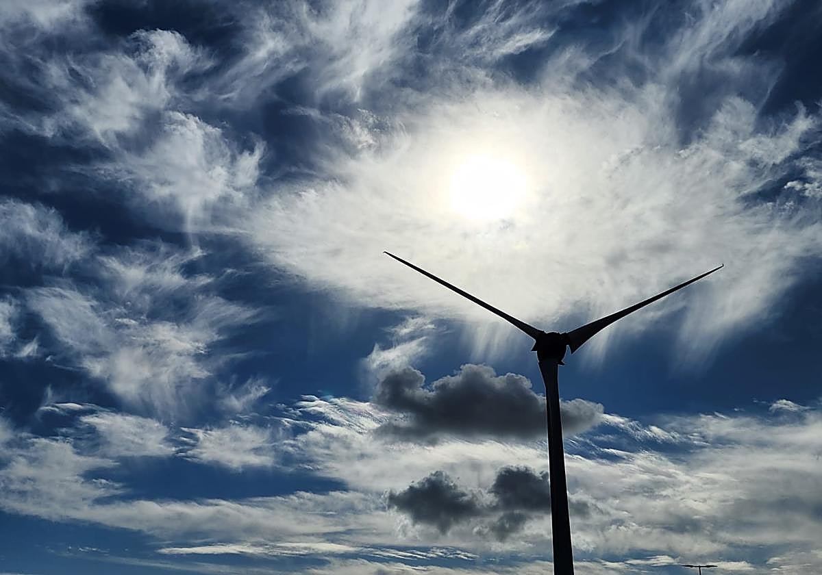 Tras la calima vuelven a asomarse las nubes y las lloviznas, principalmente en la franja norte de las islas. En la imagen, nubes sobre el sureste de Gran Canaria.