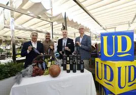 La UD Las Palmas lanza una edición especial de vino palmero