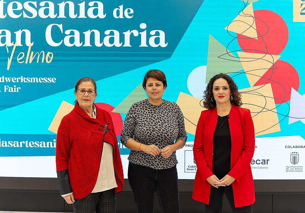 En la imagen, en el centro, Minerva Alonso, consejera cabildicia, y Natalia Santana, directora de Infecar, la izquierda