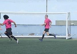 Clavijo, todo un futbolista en un encuentro solidario