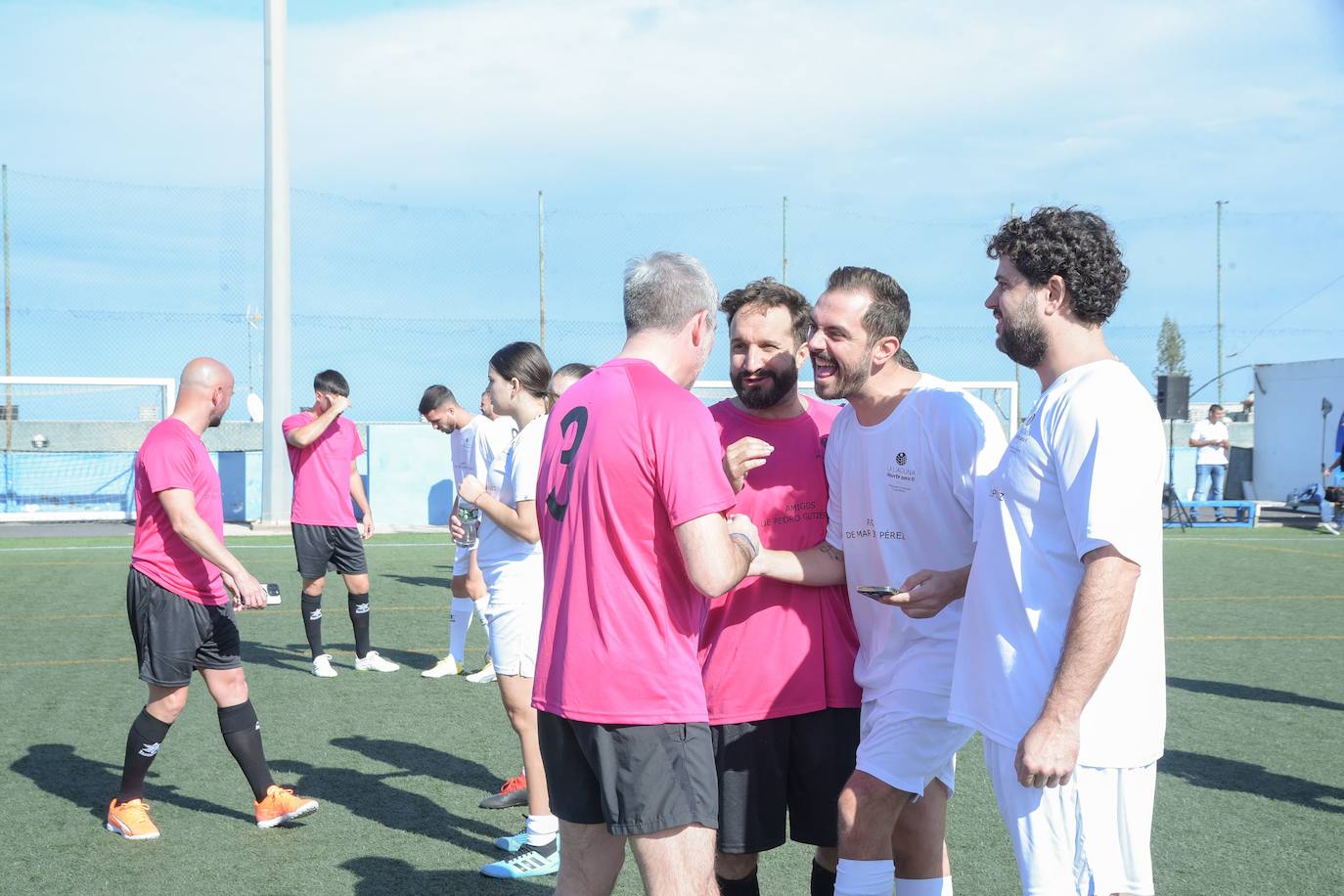 Clavijo, todo un futbolista en un encuentro solidario