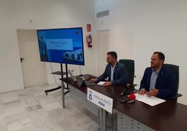 Echedey Eugenio y Yonathan de León dando cuenta del presupuesto de 2024 en Arrecife.