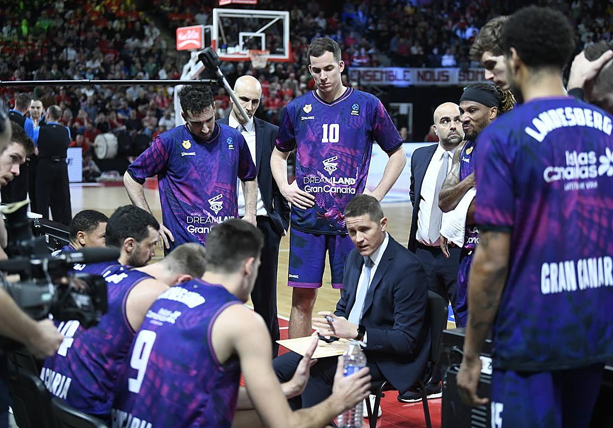 Lakovic: «La primera parte fue muy mala y condicionó el partido»