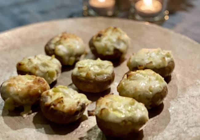 Champiñones rellenos de puerro y quesp