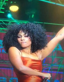 Imagen secundaria 2 - Nía, por partida doble en la Nochevieja canaria