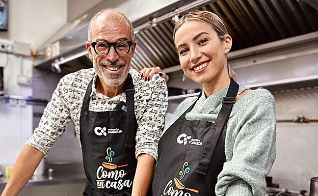 Los conductores del programa, Kiko Barroso y Cathaysa González. 