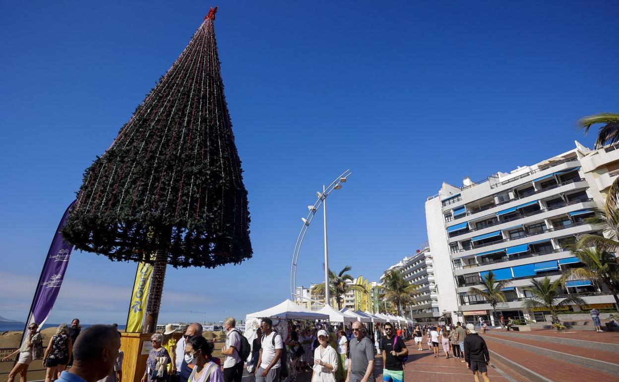 Mercadillo de Navidad en Las Canteras el pasado diciembre. 