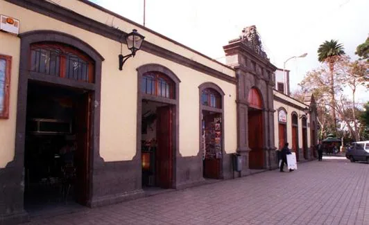 Imagen del mercado municipal de Arucas de finales de los años 80. 
