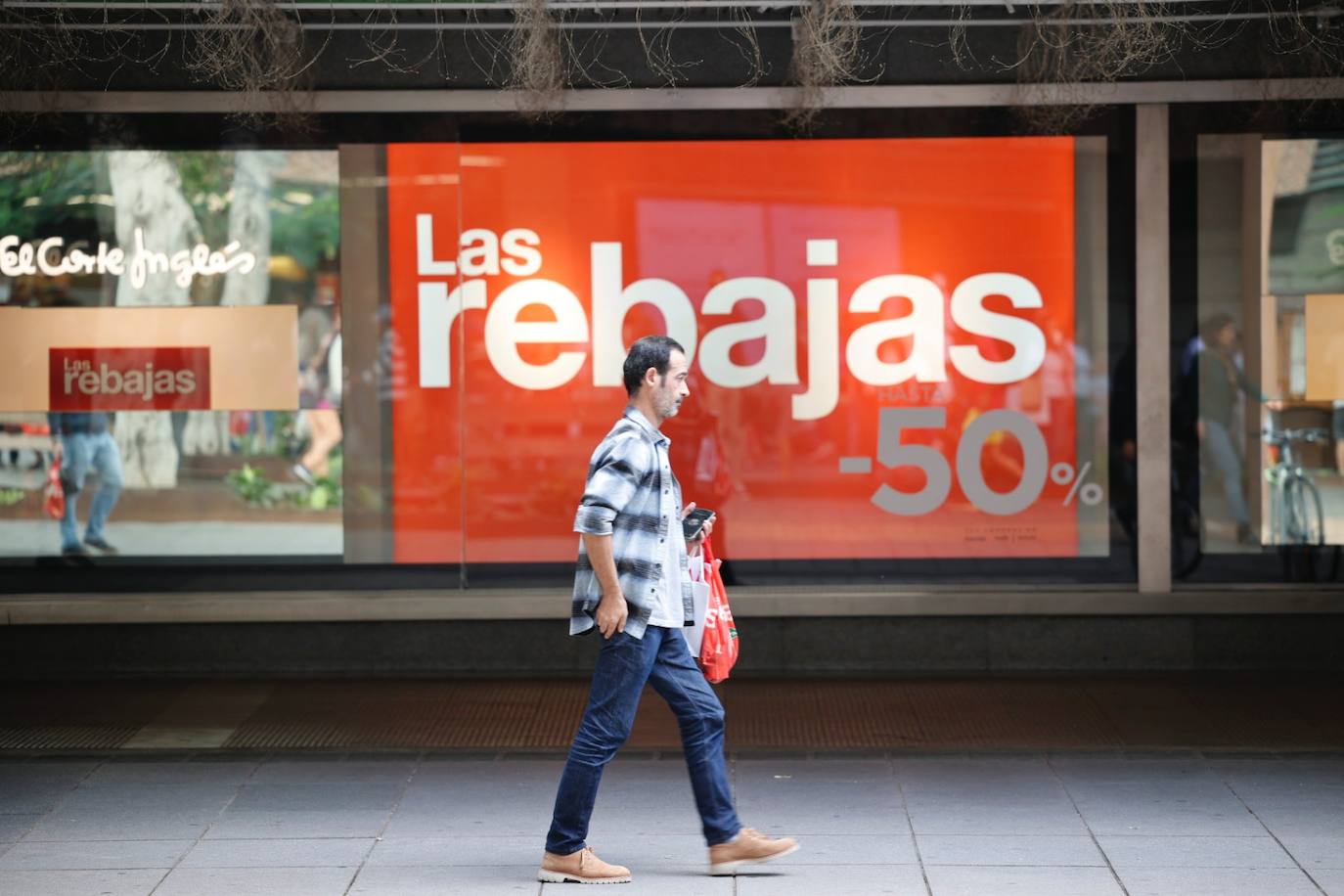 Imagen de la zona comercial de Mesa y López esta mañana. 