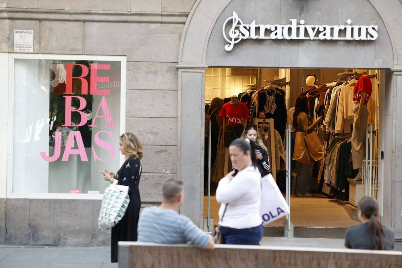 Imagen de la zona comercial de Mesa y López esta mañana. 