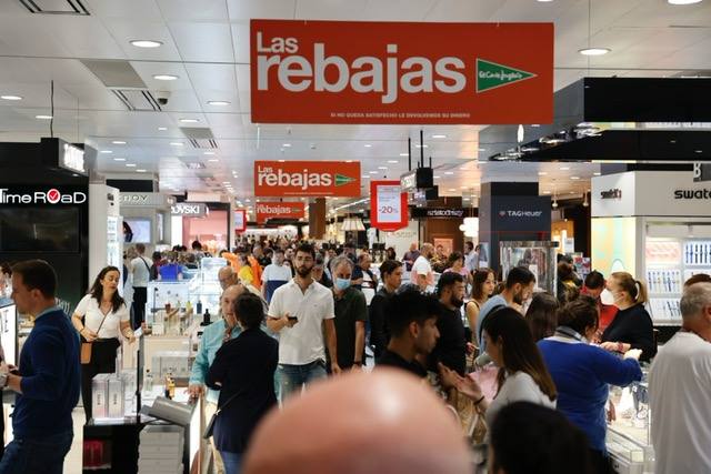 Imagen de la zona comercial de Mesa y López esta mañana. 