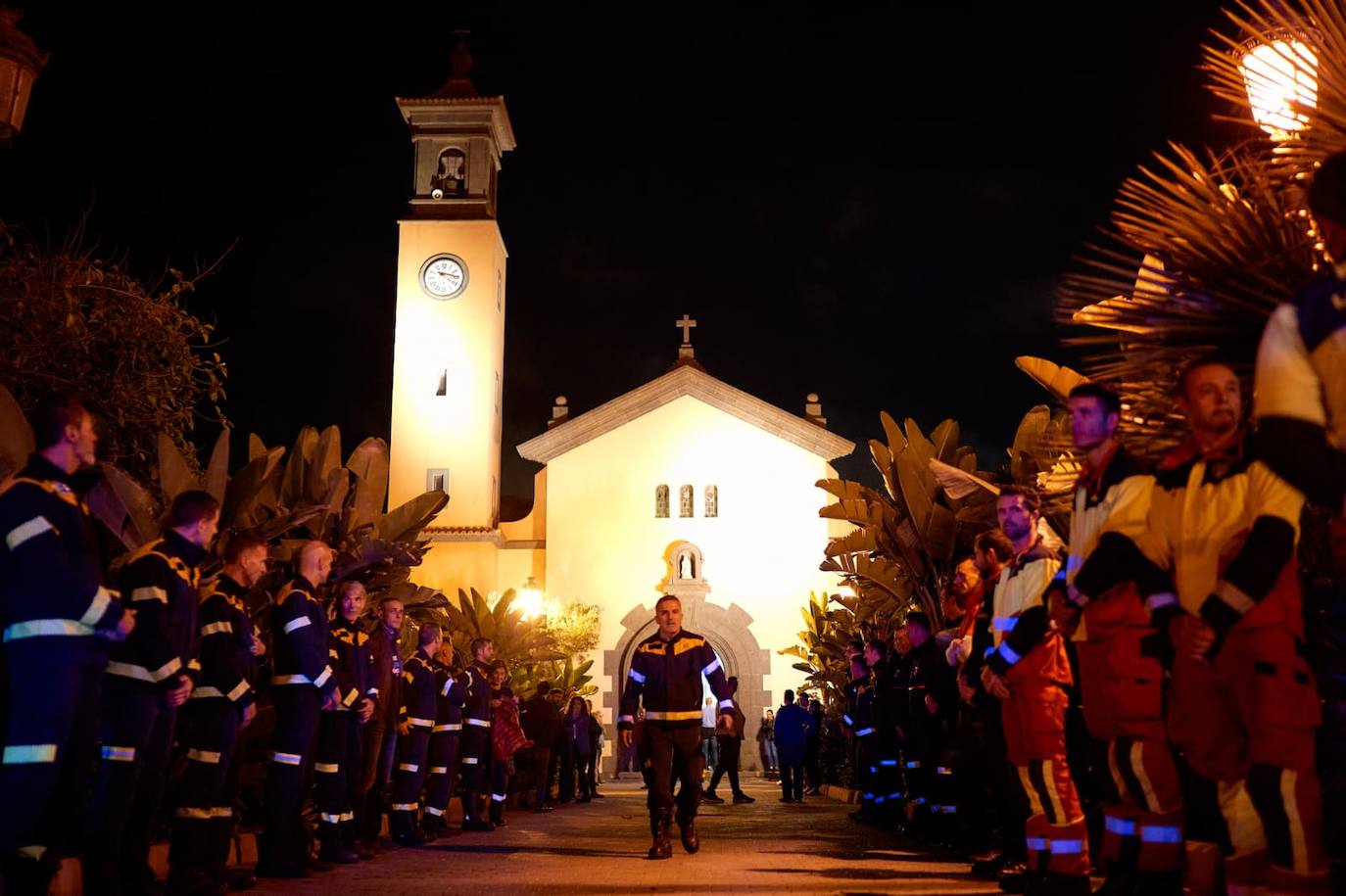 Fotos: Homenaje de los bomberos de Gran Canaria a su compañero Sánchez Cazón
