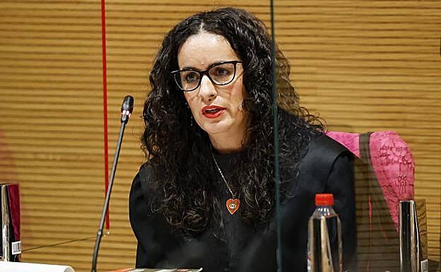 La letrada Dara Lorenzo defendió que su cliente cometió un homicidio ya que acabó con la vida de su ex sin alevosía. 