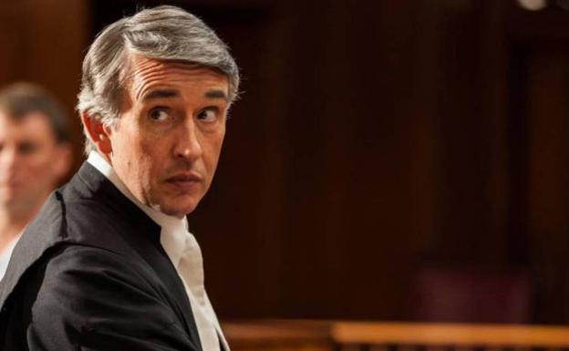 Steve Coogan se mete en la piel de un abogado. 