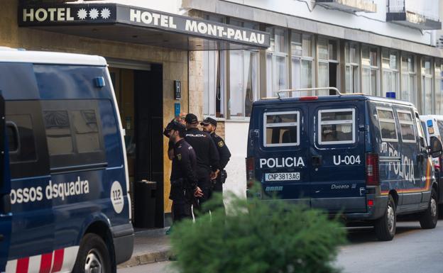 Un año de cárcel para dos concejales del PSC por expulsar policías de hoteles el 1-O