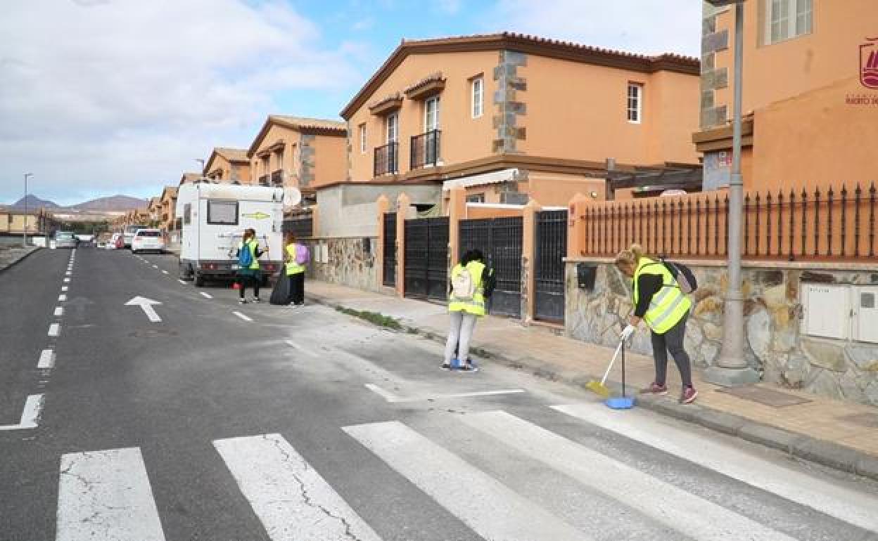 Trabajadoras en la zona residencial de La Hondura. 