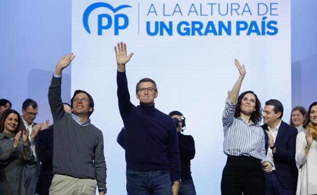 Feijóo va a por el voto útil frente a Sánchez y Vox el 28-M para gobernar sin ataduras
