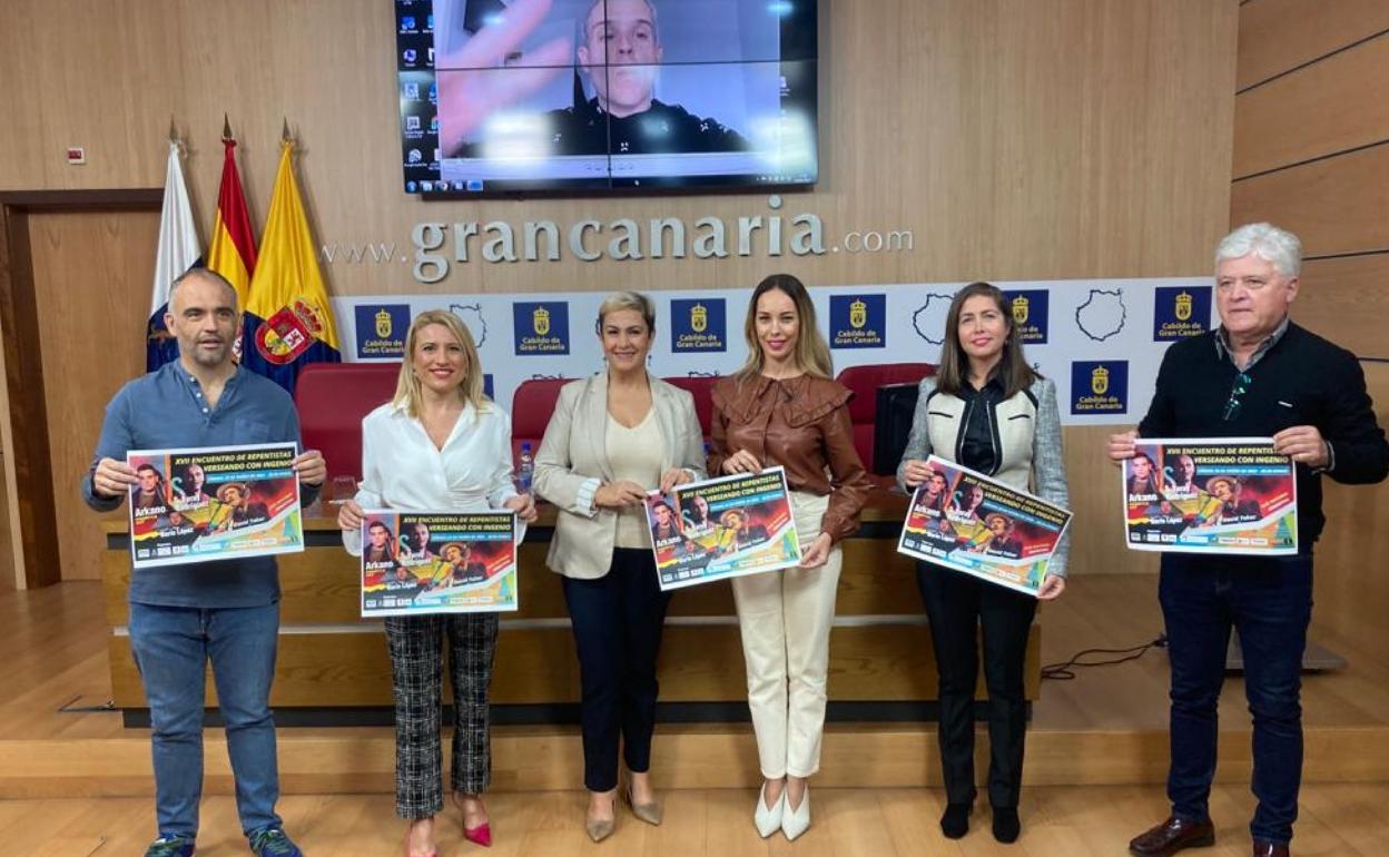 De izquierda a derecha, Yeray Rodríguez, Minerva Artiles, Ana Hernández, Guacimara Medina, Sibisse Sosa y David Castellano, este martes, en la presentación celebrada en la capital grancanaria. 