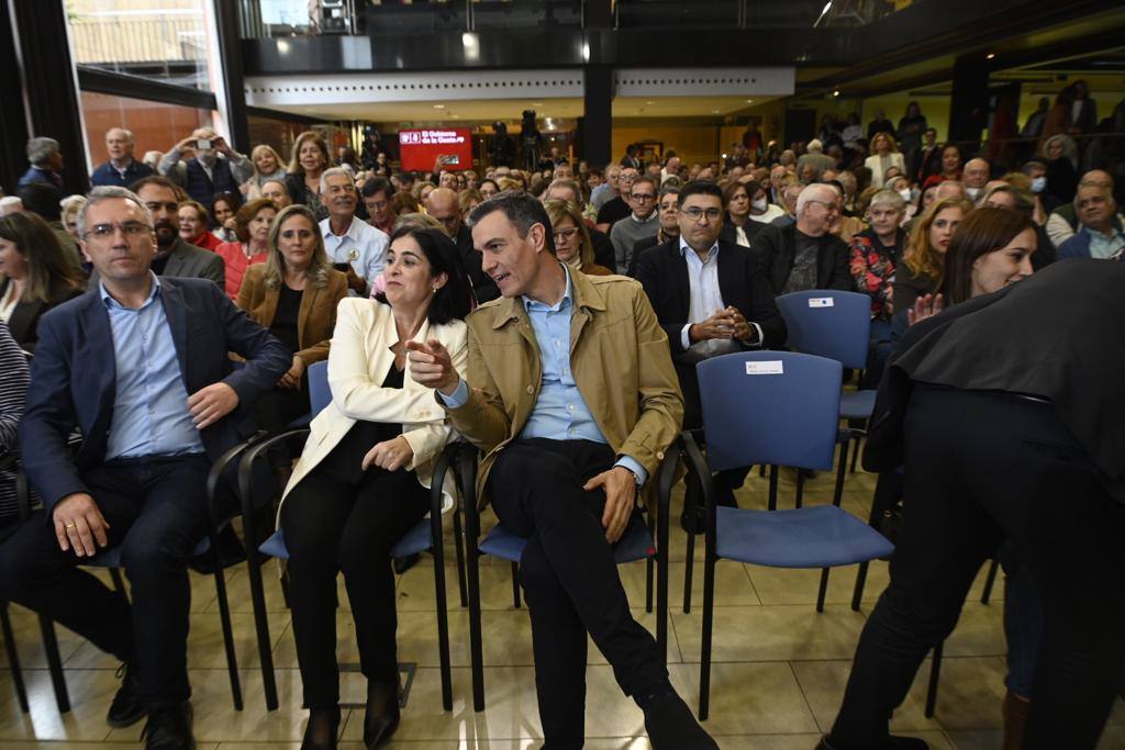 Fotos: El acto del PSOE liderado por Pedro Sánchez en el Auditorio Alfredo Kraus, en imágenes