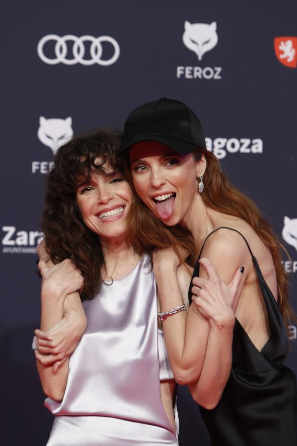 La escritora Nuria Gago (izquierda) y la actriz Leticia Dolera