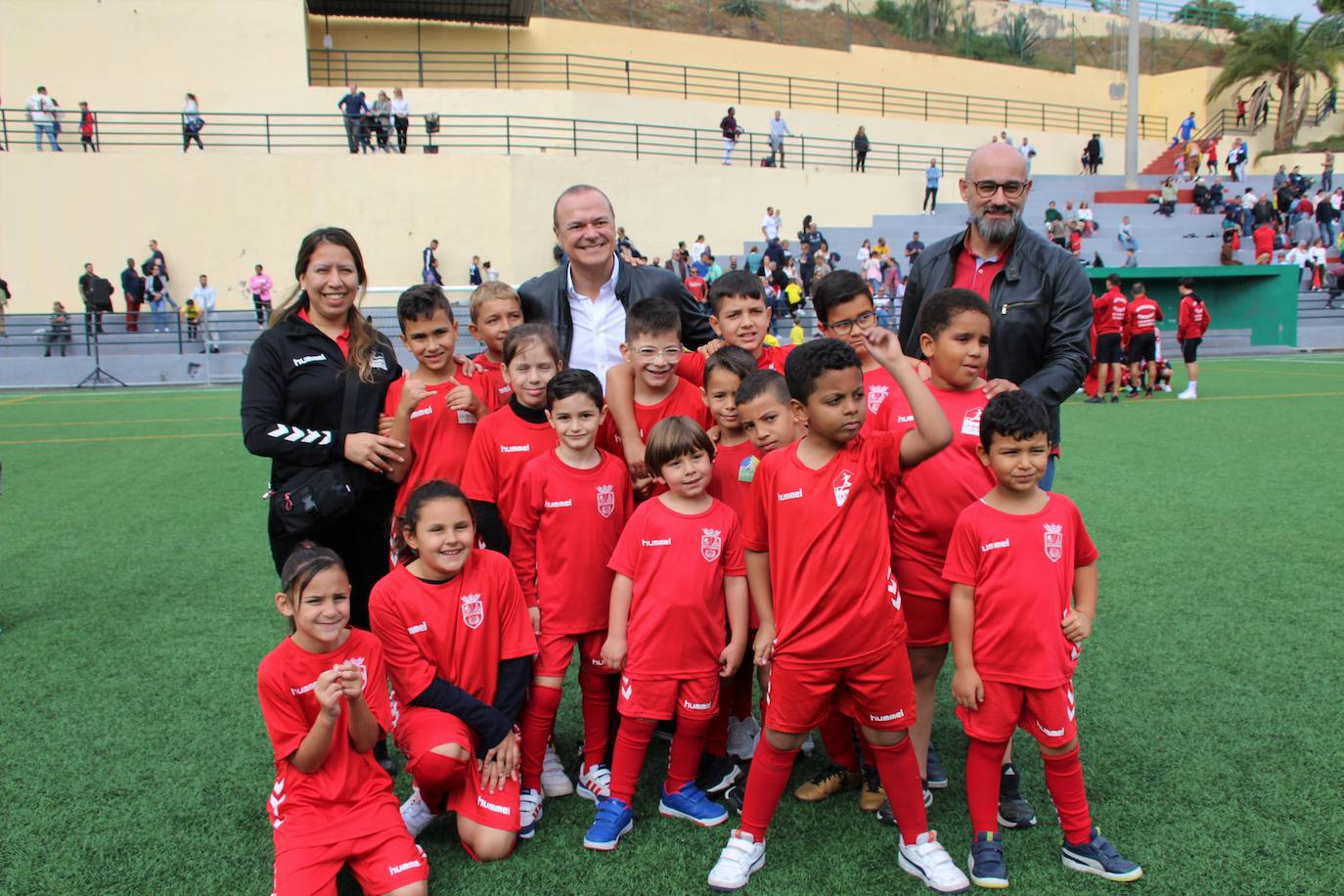 Imagen principal - El Ayuntamiento pone en marcha una nueva edición de la Liga de Escuelas Municipales de Fútbol 8