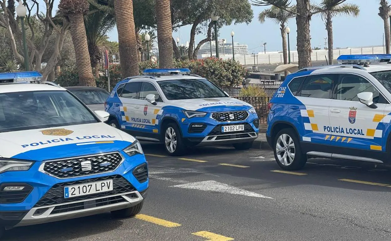 Coches de la Policía Loca de Arrecife. 