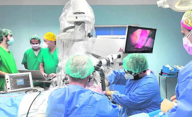 Primer implante vestibular realizado en 2018 en el Hospital Insular de Gran Canaria.
