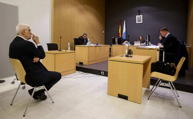 Imagen del juicio, con Gonzalo Parada en primer término. 