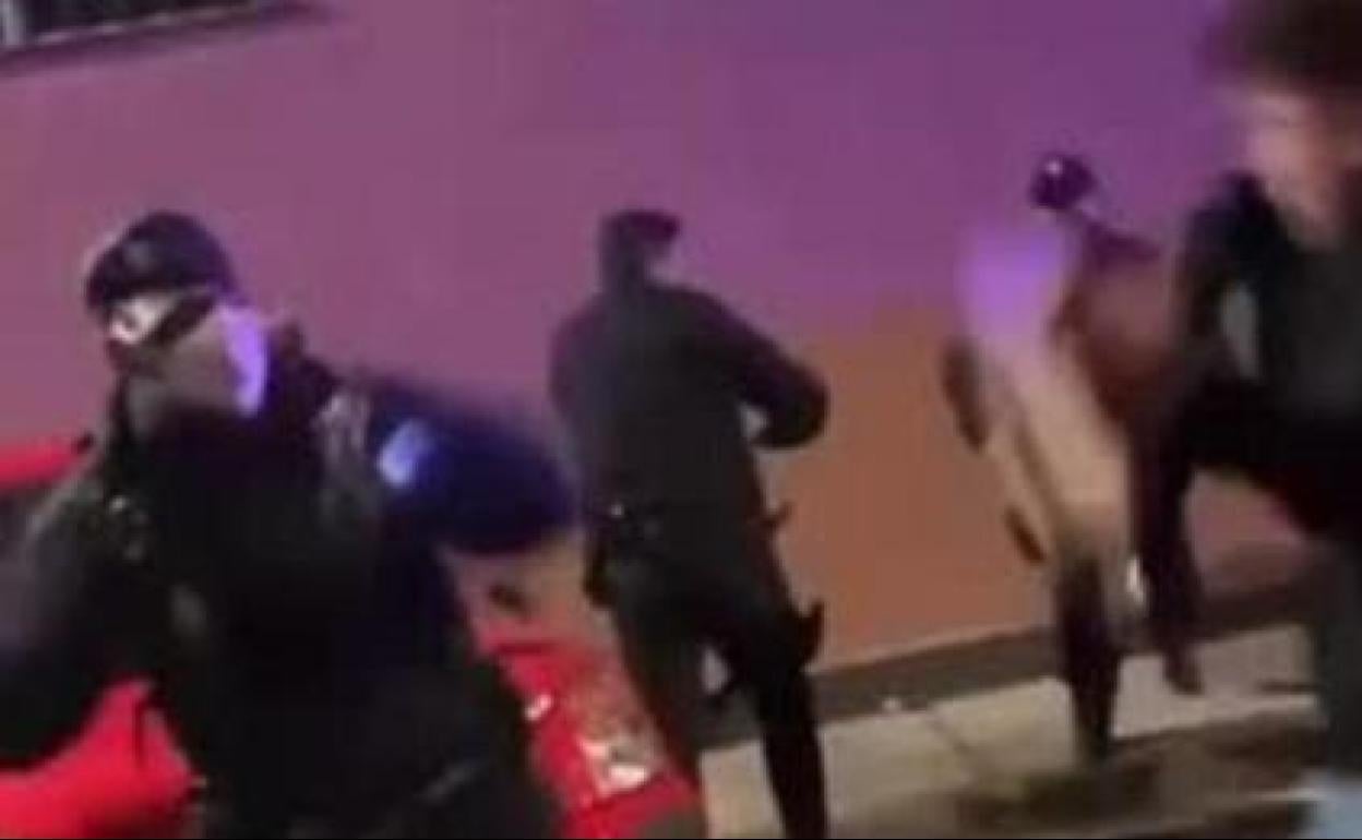 Imagen de archivo de una de las últimas peleas en la misma zona de La Laguna. 