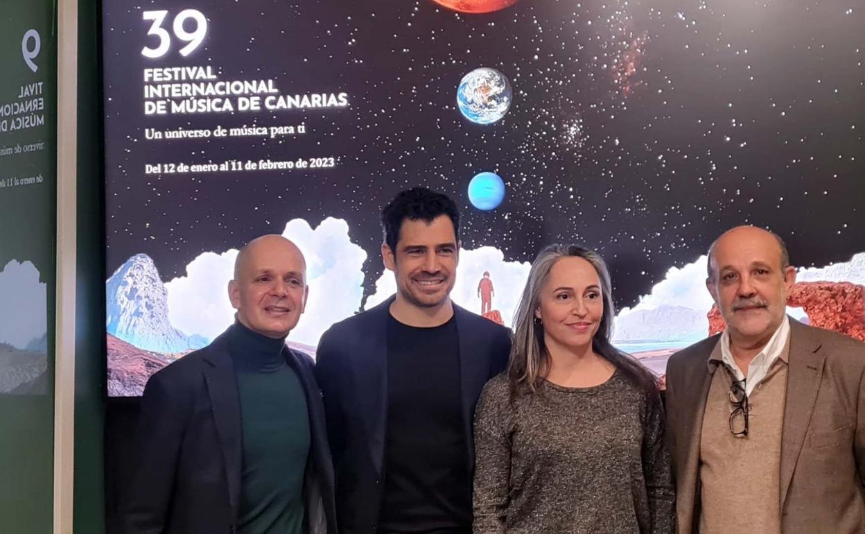 De izquierda a derecha, Maximiliano Martín, Pablo Sáinz Villegas, Laura Vega y Jorge Perdigón. 