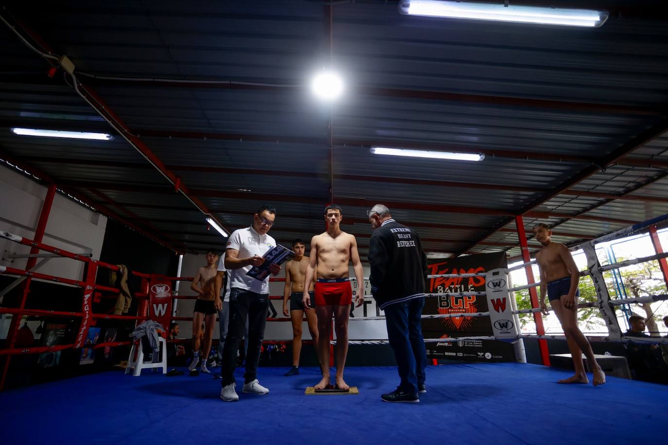 Fotos: Pesaje para la primera velada de boxeo de 2023 en Gran Canaria