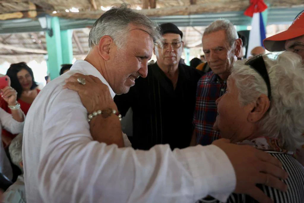 Fotos: El presidente de Canarias, Ángel Víctor Torres, durante la primera jornada de su visita a Cabaiguán, Cuba