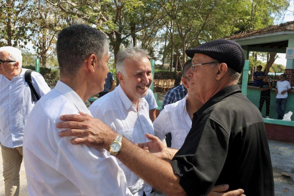 Fotos: El presidente de Canarias, Ángel Víctor Torres, durante la primera jornada de su visita a Cabaiguán, Cuba