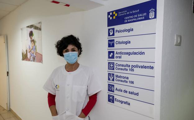El centro de salud de Maspalomas tiene una consulta de Psicología Clínica. En la imagen, la psicóloga María José Guedes. /Cober