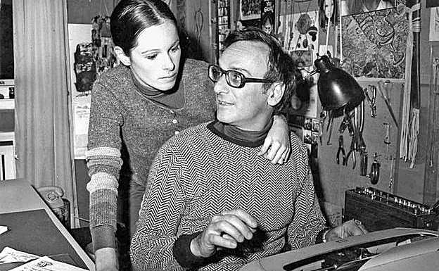 Carlos Saura junto a Geraldine Chaplin en 1974.