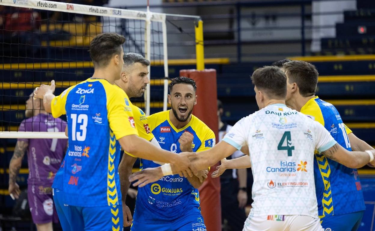 Celebración de uno de los puntos del Guaguas este sábado ante el Manacor. 